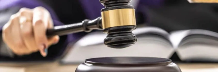 Judge hitting gavel